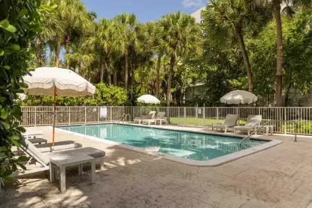 Miami River Inn By Renzzi - 15