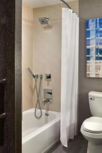 Ventura Beach Marriott - 44