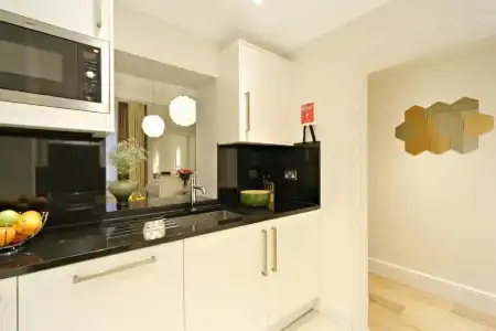Queensgate Court - 344