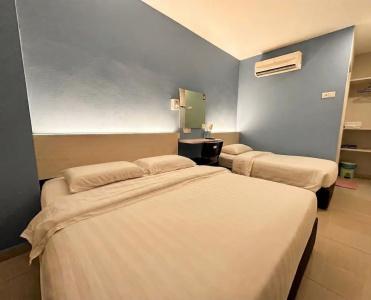 De UPTOWN @ P.J. 222 - 15