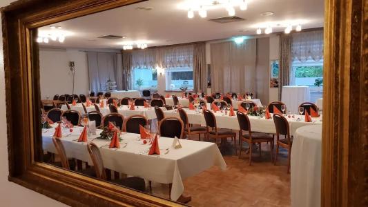 Schollers Restaurant & - 19