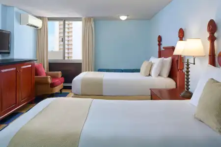 Ewa Waikiki - 2