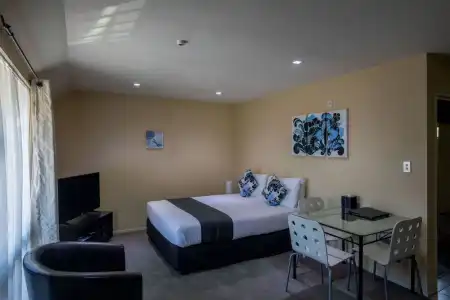 Abbella Lodge Motel - 66