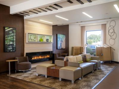 Holiday Inn Greensboro Coliseum by IHG - 3