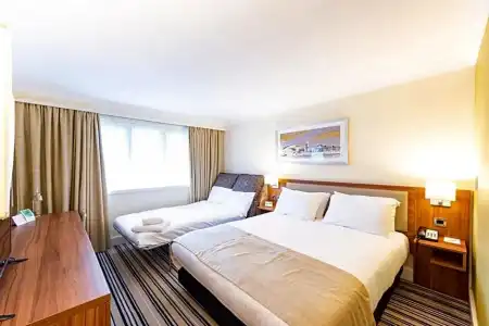 Holiday Inn Cardiff - North M4 - 32