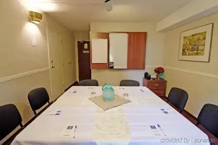 Comfort Inn Leamington - 16