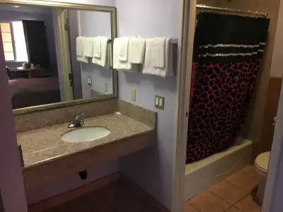 Budget Motel - 8