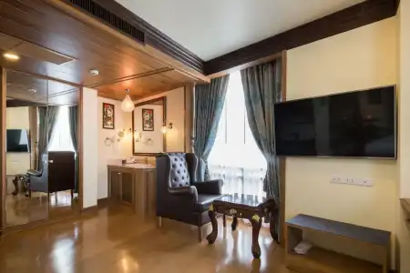 Peak Nimman Prestige - 117