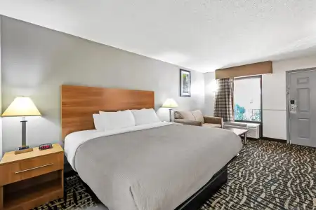 Quality Inn Bowling Green South - 6