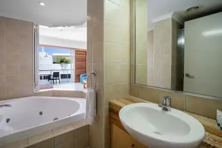 Rolling Surf Resort - 84