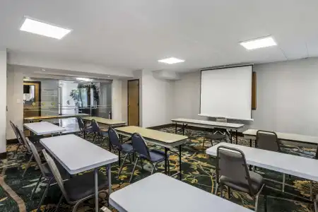 Best Western Harrisburg North - 15