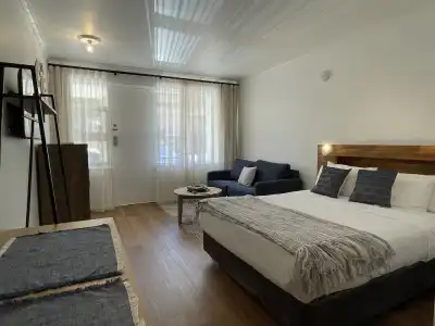 Taft Motor Inn - 1