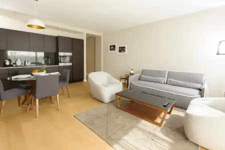Residence by Vestibul Palace - 1