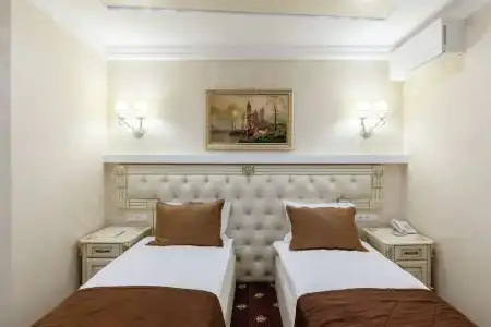 Chevalier & Spa - 2