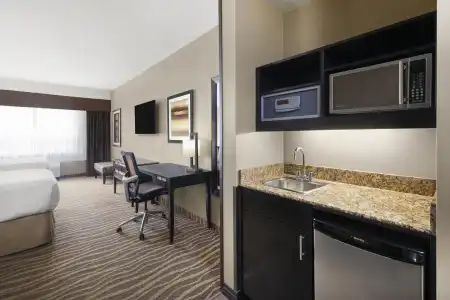 Best Western Premier Freeport Inn Calgary Airport - 32