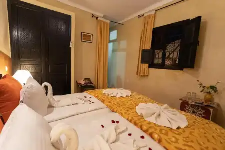 Riad Losra - 63