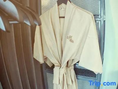 Wealth Boutique - 76
