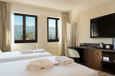 Doubletree by Hilton - 37