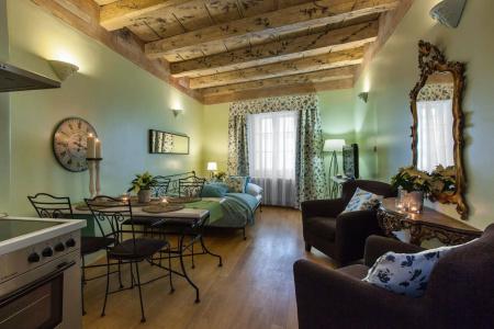 Black Star Suites - 12