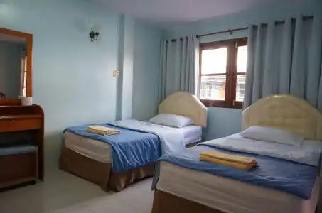 Royal Beach Guest House - 8