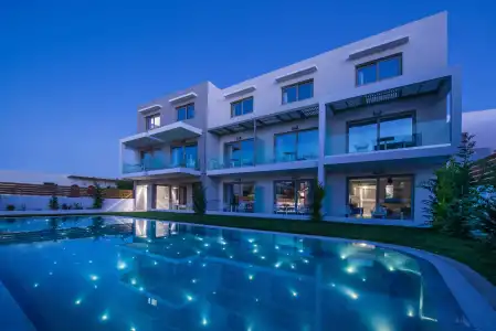 Mary & Mary Royal Suites - 15