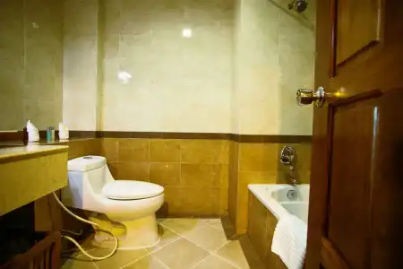 Pacific & Spa - 8