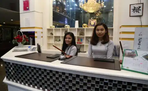 Happyland - 28