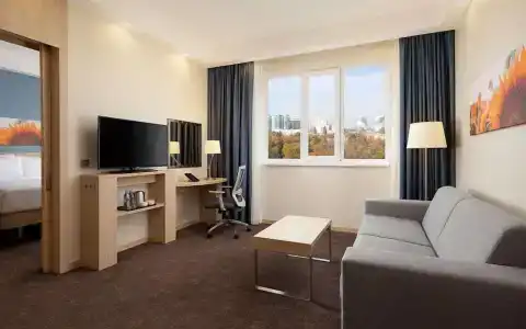 Hampton By Hilton - 55