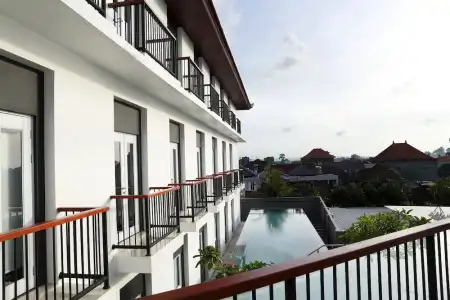 Amaris Teuku Umar - 33