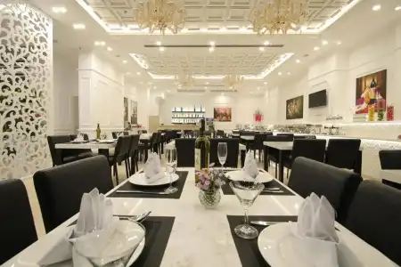Le Duy Grand - 22