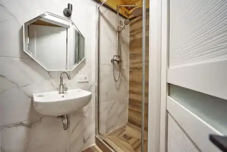 Mezzanine White - 27