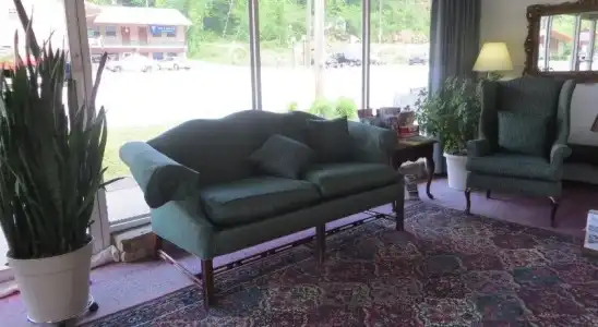 Sleepy Bear Motel - 6