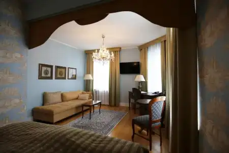 Boutique Yöpuu - 36