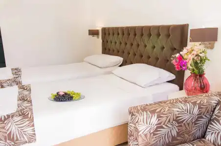 Bahar (+12 Adult ) - 3