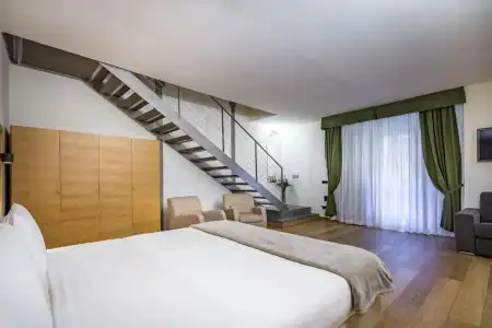 La Scaletta Al Ponte Vecchio - 288