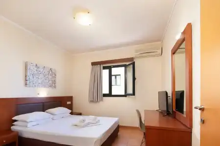 Dia Apts - 34