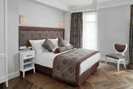 Next House Pera - 8