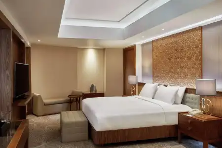 Ramses Hilton - 6