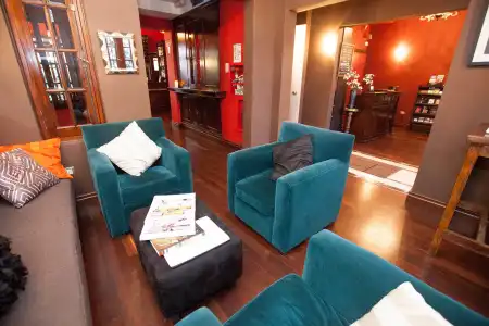 Miravida Soho & Wine Bar - 1