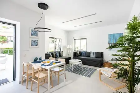 Cozy Corner Luxury Apartments - 66