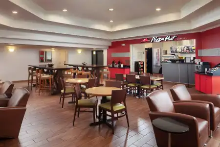 Fairfield by Marriott Anaheim Resort - 27