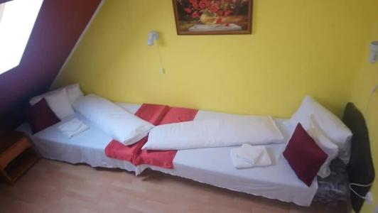 Napsugár és Gulyás Kunyhó Étterem - 23