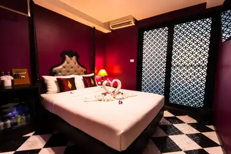 Violet Tower at Khaosan Palace - 17