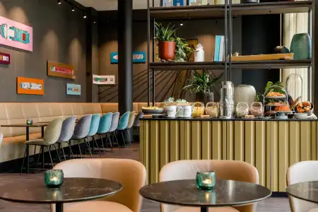 Motel One Köln-Altstadt - 11