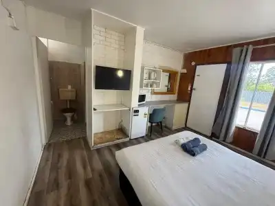 Mayfield Motel - 25