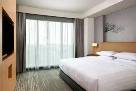 Courtyard by Marriott Bandung Dago - 3