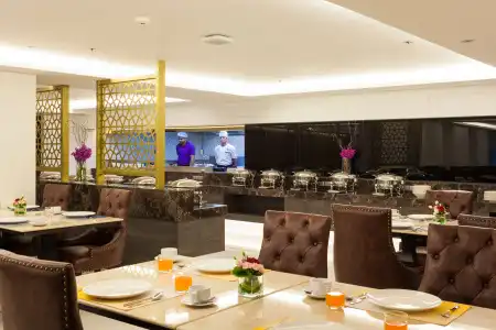 Grand 5 & Plaza Sukhumvit Bangkok - 13
