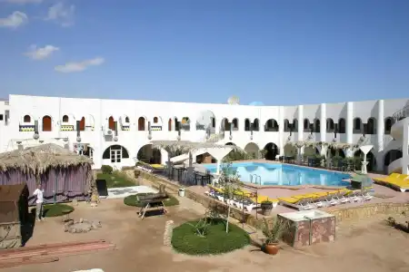 Yasmina - 9