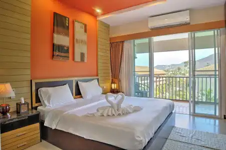 Whispering Palms Suite - 5