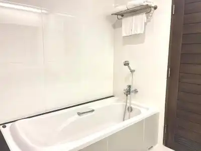 Crystal Suites Suvarnabhumi Airport - 7